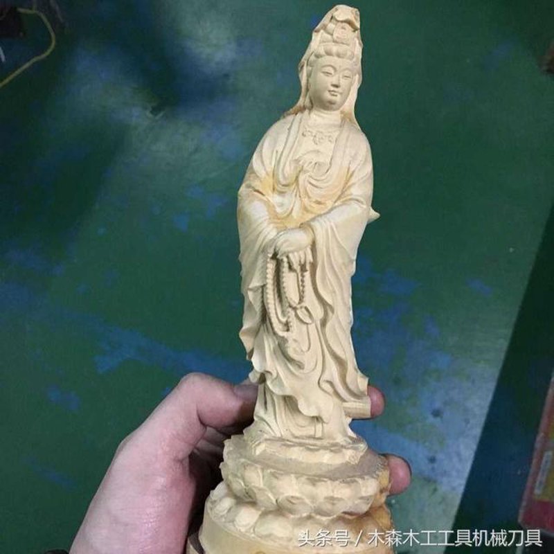 走近亚克力板的世界：材质的选择与应用